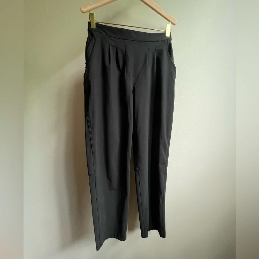 Lululemon Essential High Rise Trouser Black Size 6
